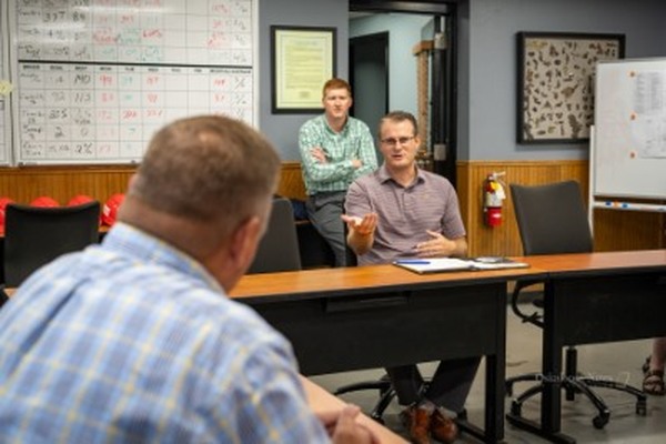 Clow Valve hosts Foundry tour for Iowa Lt. Governor