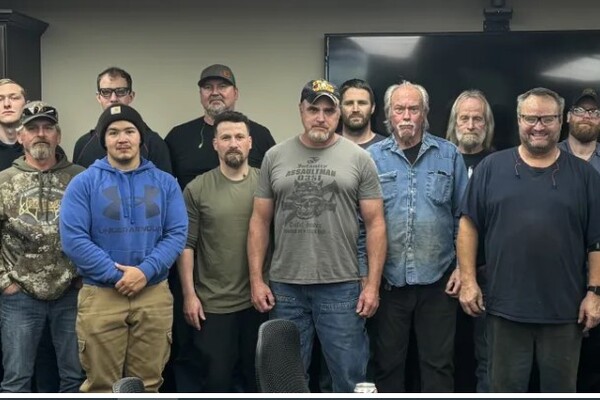 Clow Valve hosts lunch to honor veterans